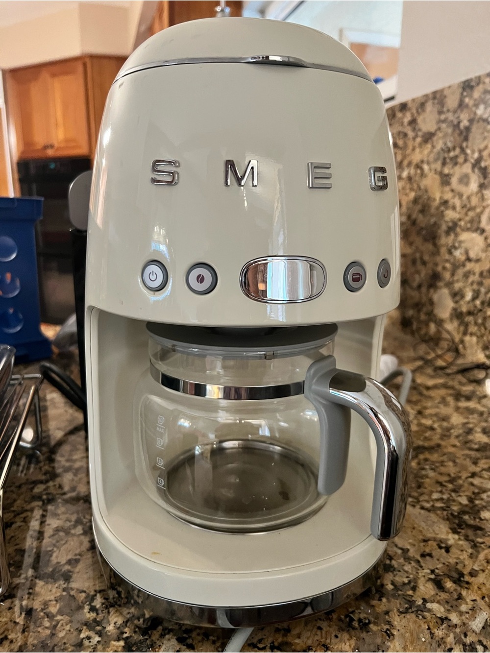 SMEG Cream Drip Coffee Maker